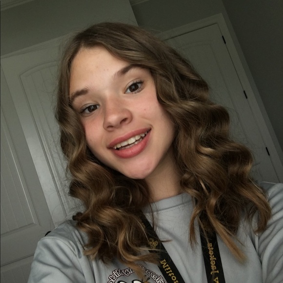 Meet your Posher, Gillian - Picture 1 of 1